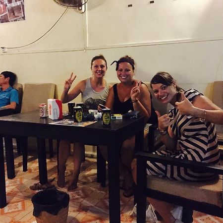 The Happy House Vandrehjem Phnom Penh Eksteriør billede