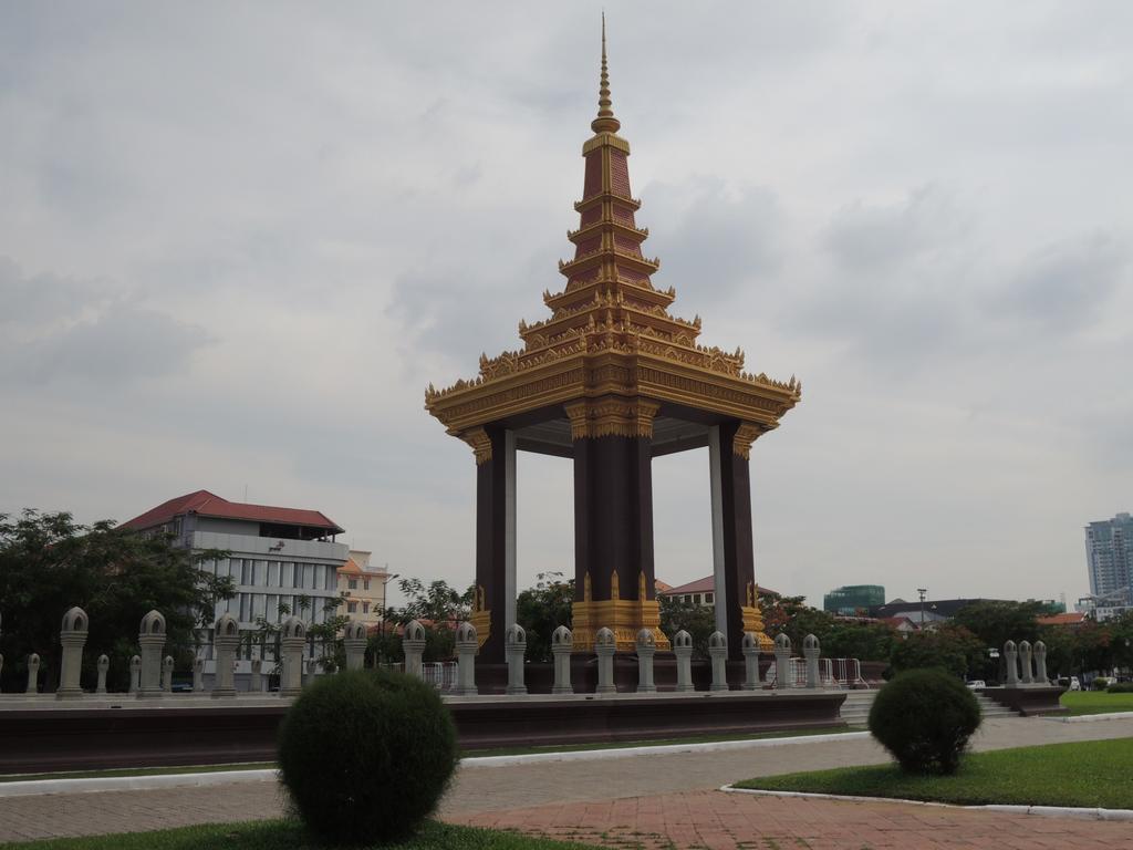The Happy House Vandrehjem Phnom Penh Eksteriør billede