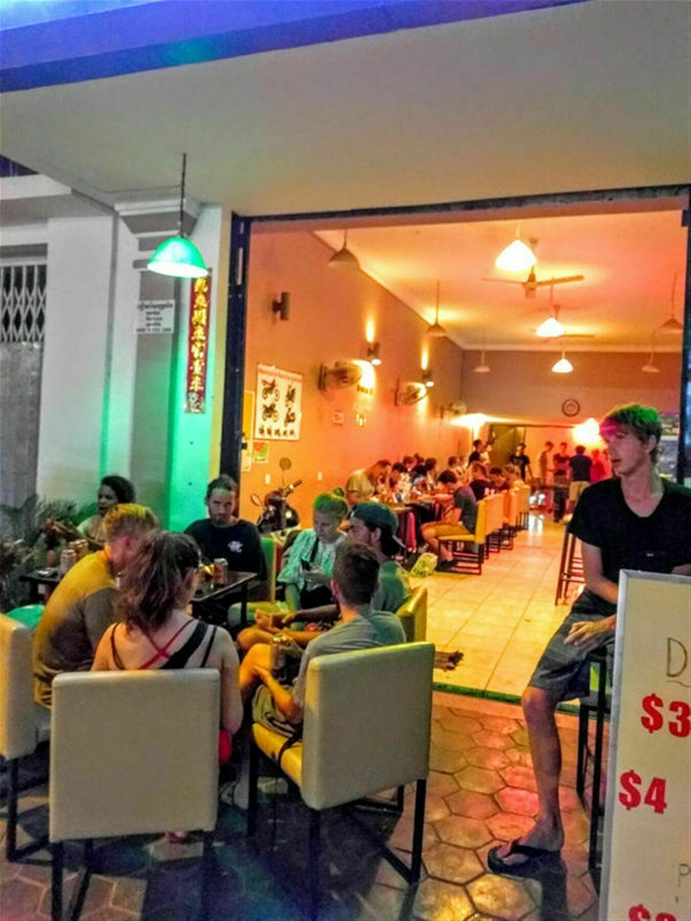 The Happy House Vandrehjem Phnom Penh Eksteriør billede